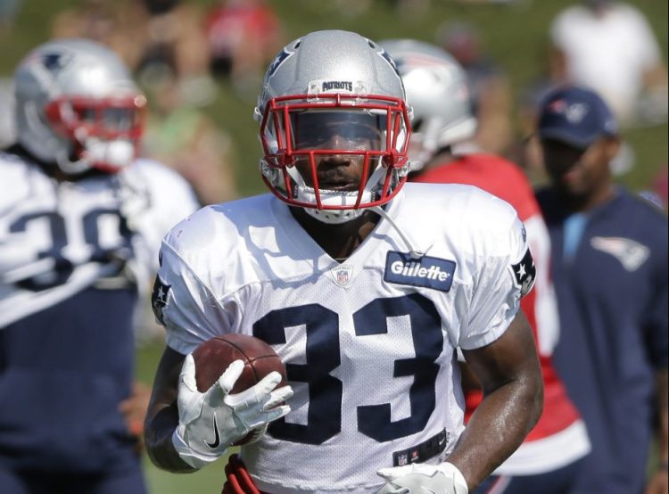 New England Patriots running back Dion Lewis says his surgically repaired knee is fine. "It doesn't even bother me no more," he said. "I kind of forget which knee it was."