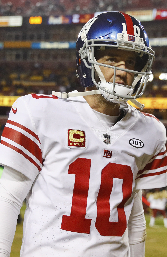 Eli Manning was given the opportunity to continue his streak by starting games, then being replaced. But he decided it would be pointless and would tarnish his accomplishment.