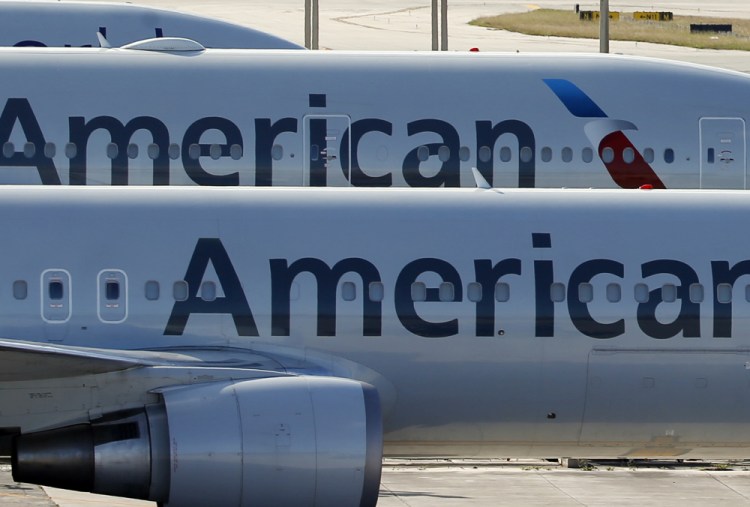 A computer glitch at American Airlines left flights without pilots and has fliers worried about their holiday travel.