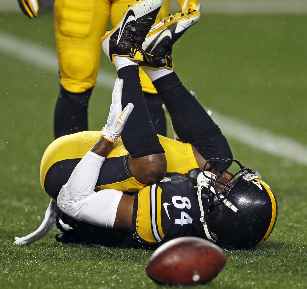 A calf injury is expected to keep Pittsburgh's star wide receiver Antonio Brown out of action at least until the playoffs.