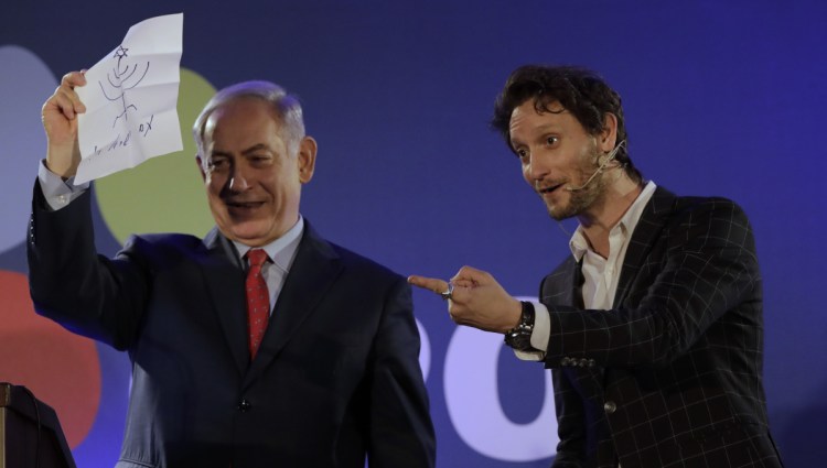 Israeli mentalist Lior Suchard, right, came up short while trying to read Israeli Prime Minister Benjamin Netanyahu's mind on Wednesday night.