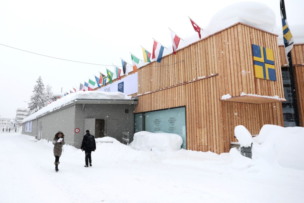 Heavy snow piles up outside the Congress Center ahead of the World Economic Forum (WEF) in Davos, Switzerland, on Jan. 22, 2018. MUST CREDIT: Bloomberg photo by Simon Dawson.