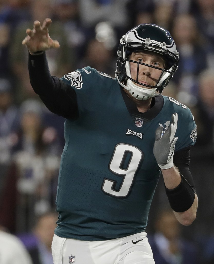 Eagles quarterback Nick Foles passed for 373 yards and three touchdowns, and even caught a TD pass in Philadelphia's 41-33 victory.