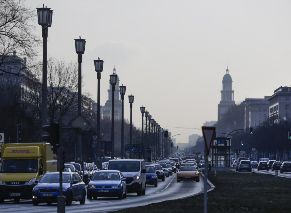 Cars on a main road in Berlin, Germany, Wednesday. A German court ruled Tuesday that cities can impose driving bans on diesel cars to combat air pollution. The government plans to go a step further.