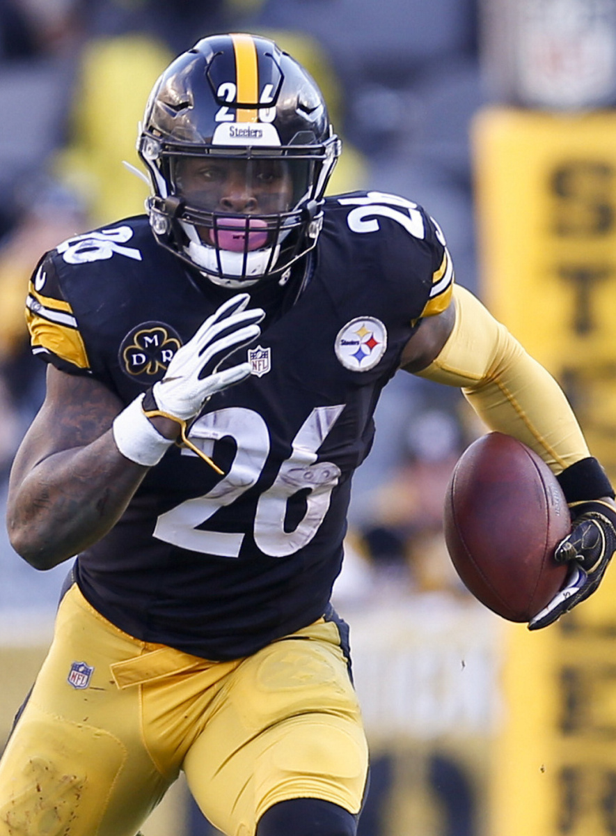 NFL notebook: Steelers place franchise tag on Le'Veon Bell again