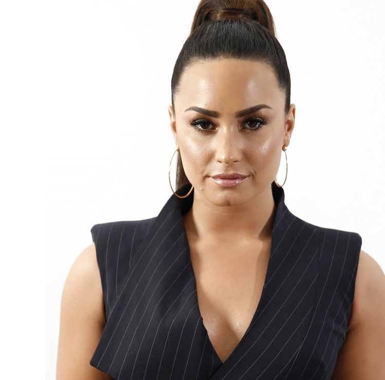Demi Lovato has been hosting wellness sessions for a few hundred fans before her performances.