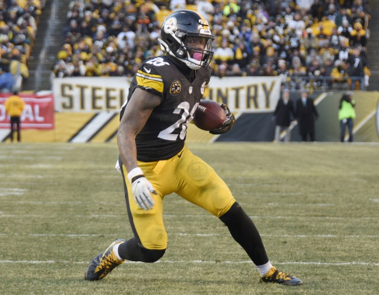 Running back Le'Veon Bell of the Pittsburgh Steelers apparently will head to unrestricted free agency following the 2018 season. The Steelers won't budge on a guaranteed long deal.