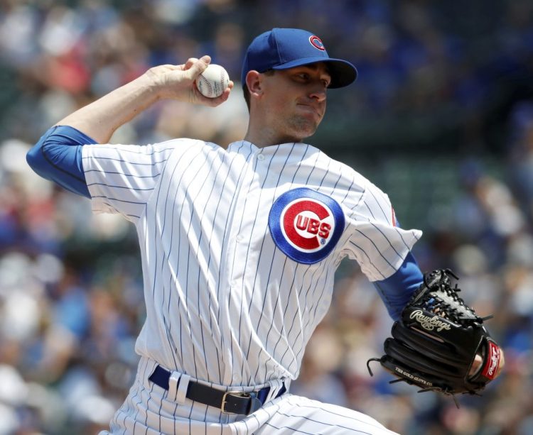 Chicago starting pitcher Kyle Hendricks delivers a pitch against the San Diego Padres on Saturday.