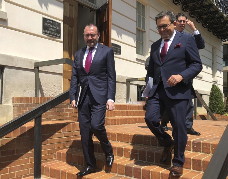 Mexican Foreign Minister Luis Videgaray, left, and Economy Minister Idelfonso Guajardo leave the Office of the United States Trade Representative Robert Lighthizer in Washington, D.C., last Friday.