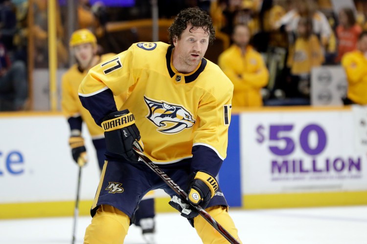 Scott Hartnell, who played for Nashville last season, announced his retirement after 17 NHL seasons on Monday.