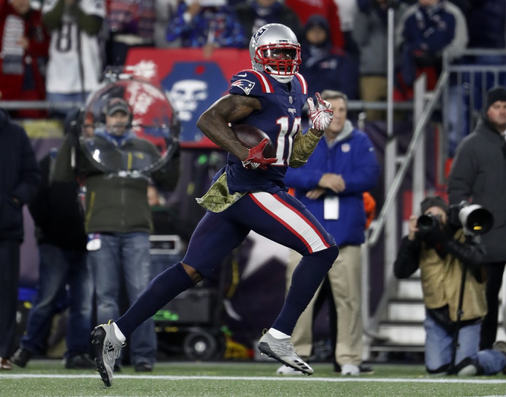 Josh Gordon continues to assimilate himself into the New England offense, and his touchdown against Green Bay on Sunday was another step in that progression.