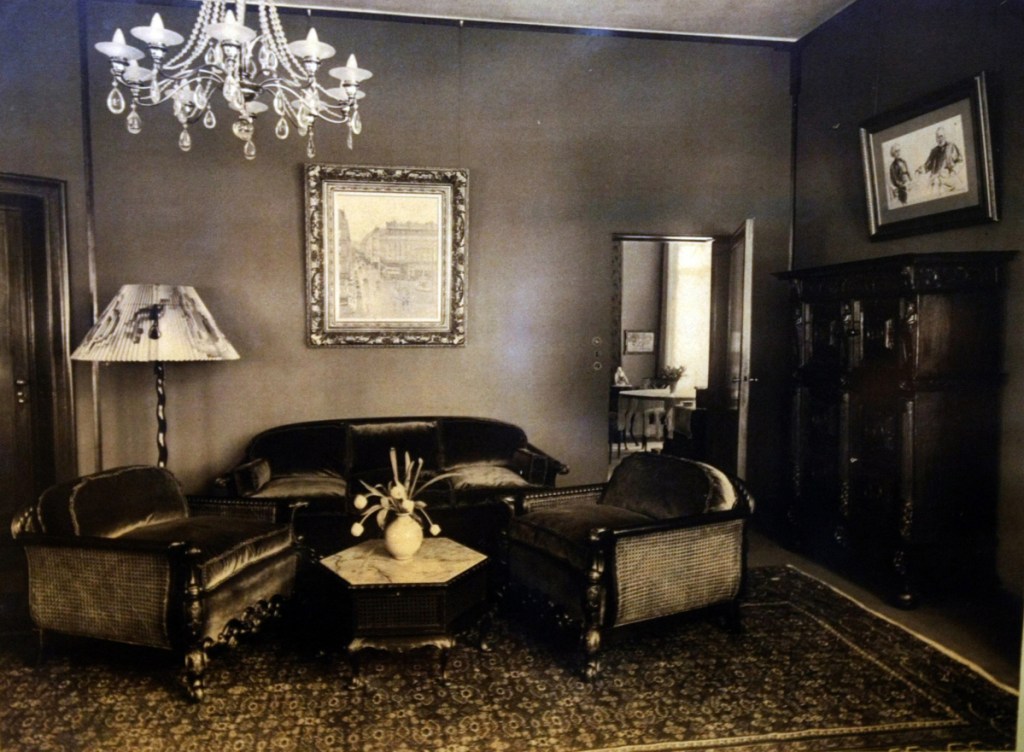 A copy photo of Claude Cassier's grandmother's Berlin apartment, taken in 1926, shows the original 1898 Impressionist painting by Camille Pissarro (shown in the middle hanging on the wall) that was seized by the Nazis. (Allen J. Schaben/Los Angeles Times)