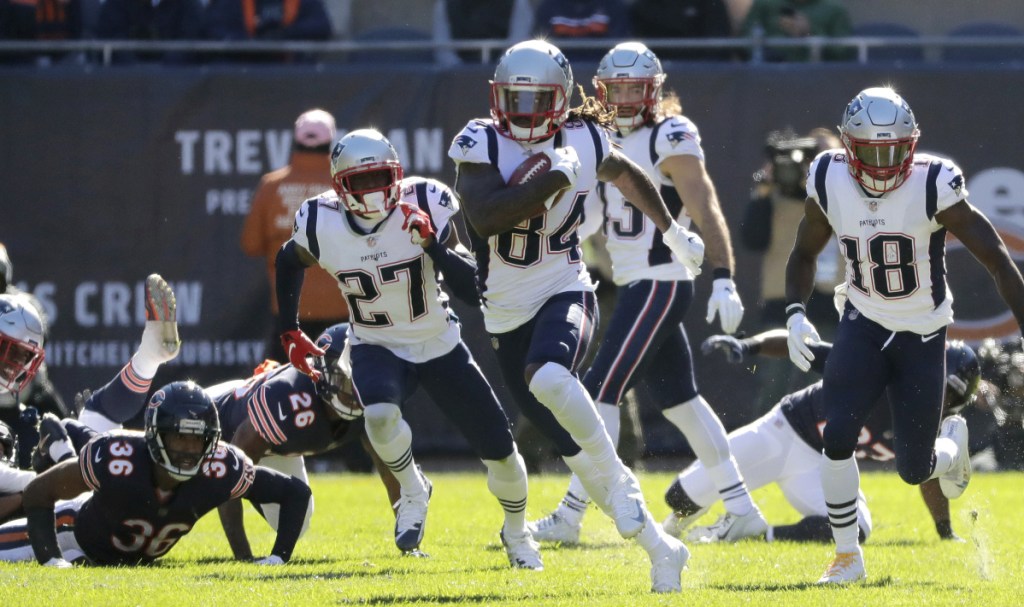 Cordarrelle Patterson runs to the end zone on a kickoff return during the first half of the Patriots' 38-31 victory over the Bears in Chicago on Oct. 21.