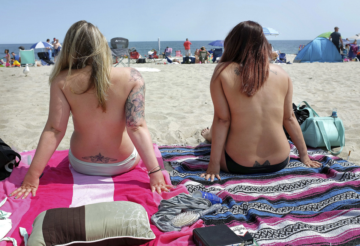amateur girls on beach