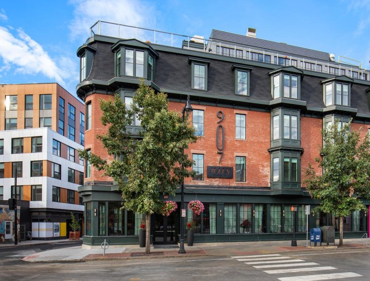 GenX Capital Partners underwrote the senior debt for the $50+ million 907 Main, a 67-room luxury boutique hotel near Massachusetts
Institute of Technology (MIT) in Cambridge.
