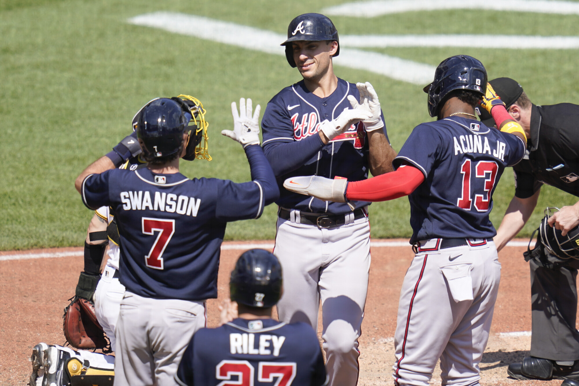 Olson hits early grand slam, NL-leading Braves add three more homers for  5th straight victory
