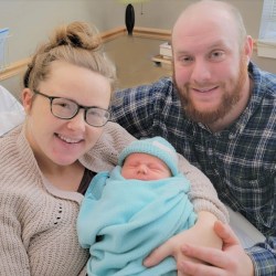 Premature baby weighing just over 1 pound at birth goes home from hospital