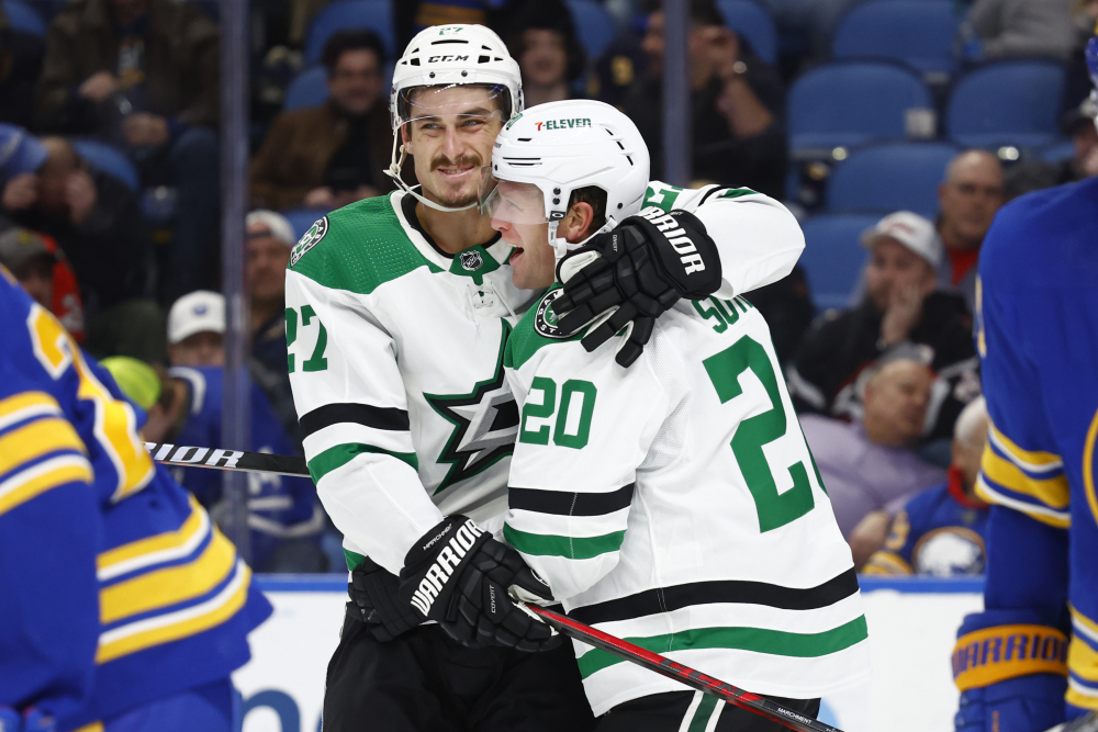 Stars' Oettinger suffers lower-body injury in loss to Rangers