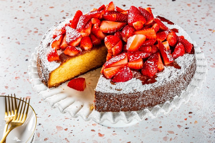 This one-bowl almond cake is both simple and special.