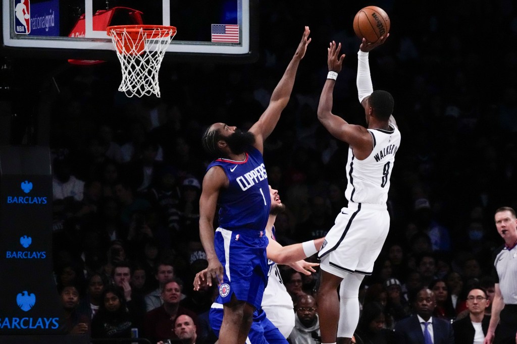 Reserve Walker scored 21 points as the Nets lost to the Clippers for the fourth time