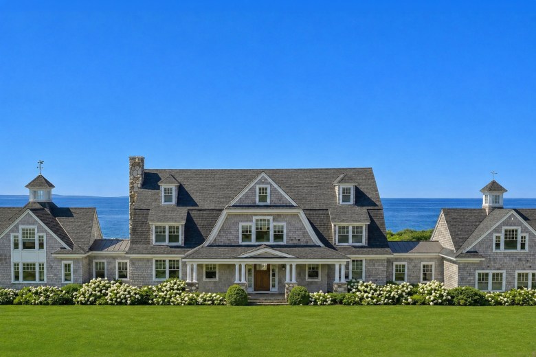pressherald.com - Linley Grosman - Sinclair Broadcast executive lists $16.5 million Cape Elizabeth mansion